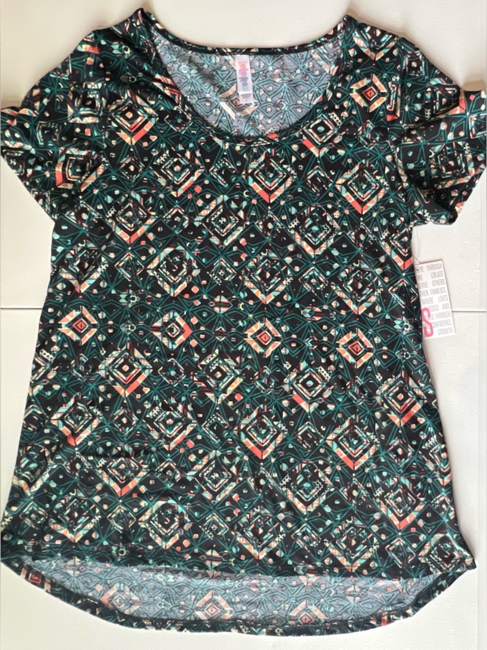 Lularoe Classic Tee - Size Small